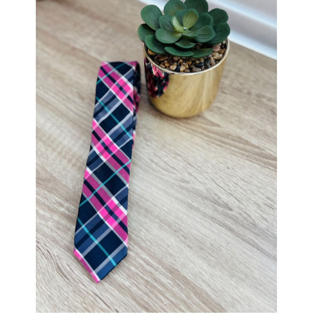 Penguin Slim Necktie One Size Navy Pink Plaid